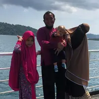 Caesar dan keluarga (Instagram/caisar_yang_belomsempurna)