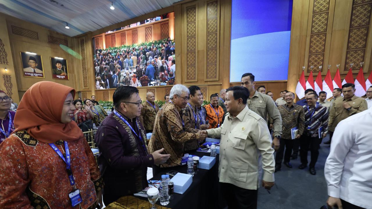 Prabowo Terima Usul dan Masukan dari Perguruan Tinggi: Saya Janji Baca dan Tindaklanjuti