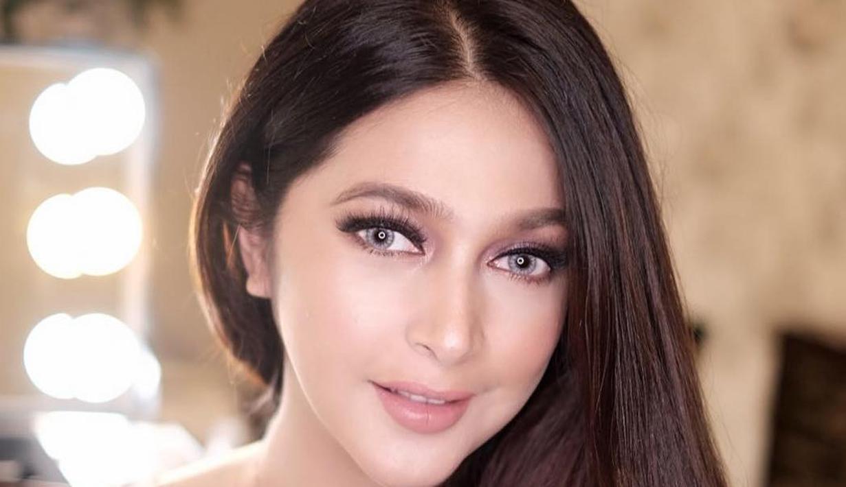 Nabila Syakieb yang Cantik Memukau Selama Hamil - Celeb Bintang.com