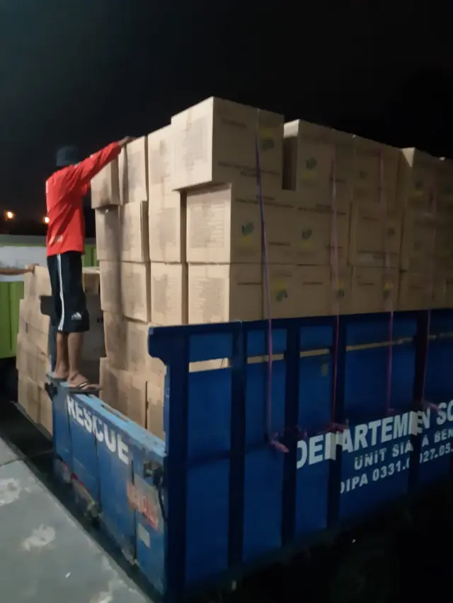 Kemensos Salurkan Bantuan Rp 2,6 Miliar untuk Kebutuhan Dasar Korban Bencana di Flores Timur dan Lembata
