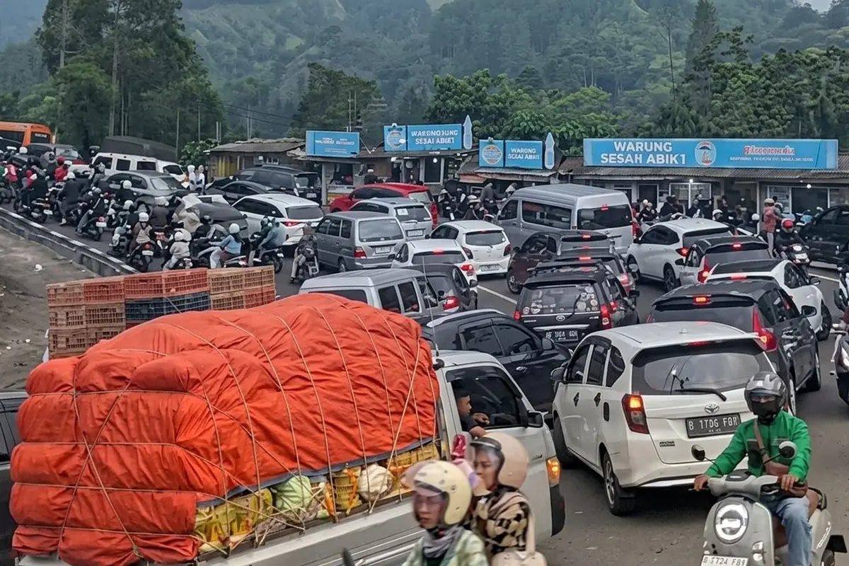 Puncak Macet Horor! Polisi Minta Pengendara Lewat Jalur Jonggol atau Sukabumi