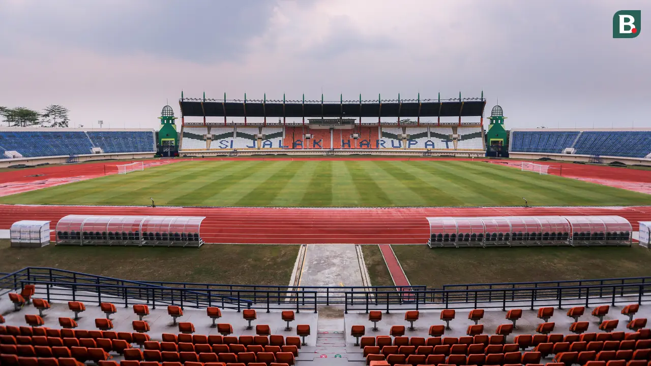 Foto: Stadion Si Jalak Harupat Bersolek Jelang Piala Dunia U-17 2023
