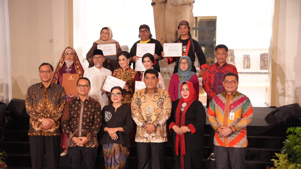 Indonesia Terima Sertifikat UNESCO untuk Kebaya, Kolintang, dan Reog Ponorogo, Apa Maknanya?