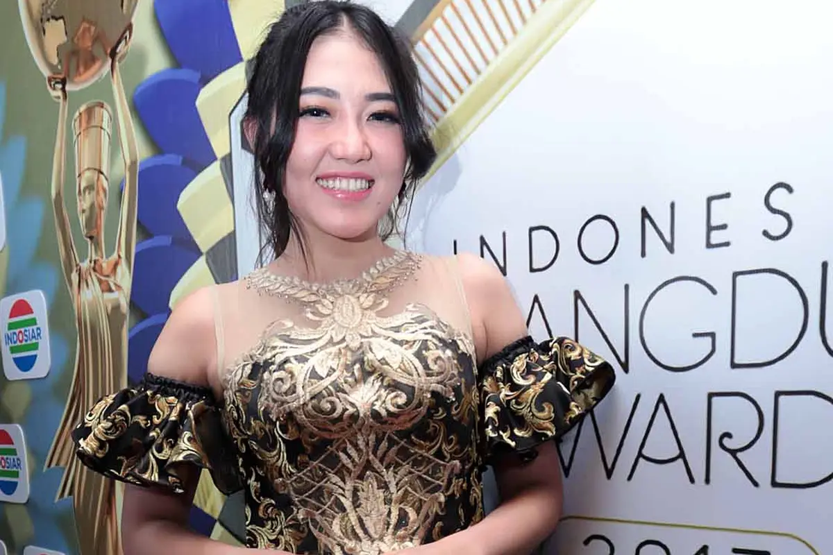 [Bintang] 5 Lagu yang Dipopulerkan Via Vallen