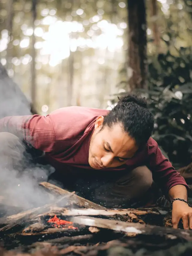 Foel La Ode memasak di Alam Terbuka