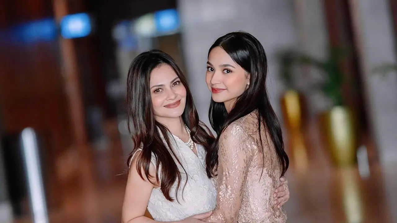 Cut Tari saat Momen Wisuda Putrinya Sydney