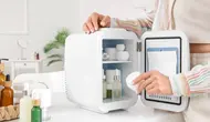 Wajib Punya! Ini Alasan Kulkas Skincare Mini Efektif Jaga Kualitas Kosmetik