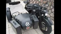 Brad Pitt mengoleksi Zündapp KS750 karena ini adalah sepeda motor yang langka.