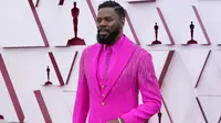 Colman Domingo tampil di karpet merah Oscar 2021. (CHRIS PIZZELLO / POOL / AFP)