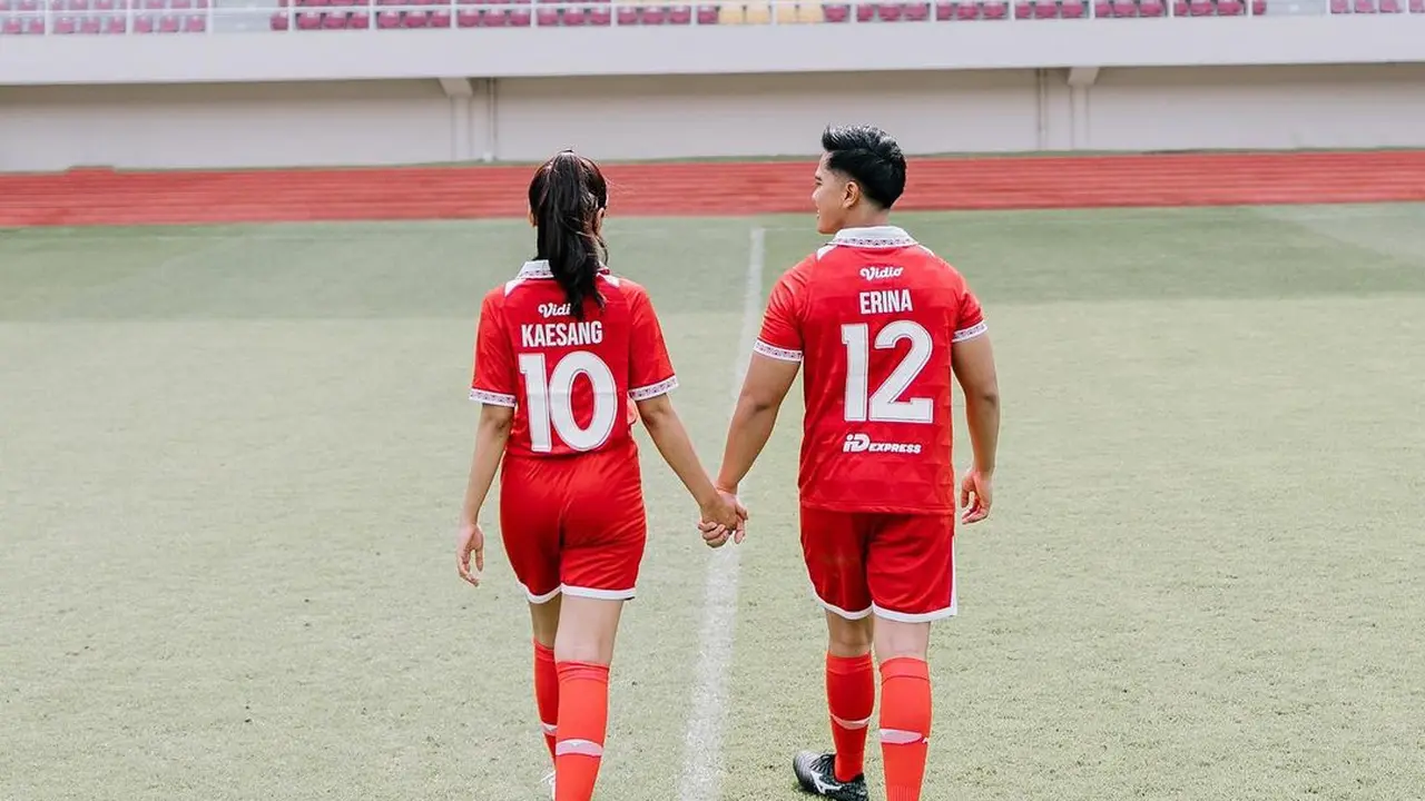 8 Potret Prewedding Kaesang Pangarep dan Erina Gudono, Kompak Pakai Baju Serba Putih hingga Jersey
