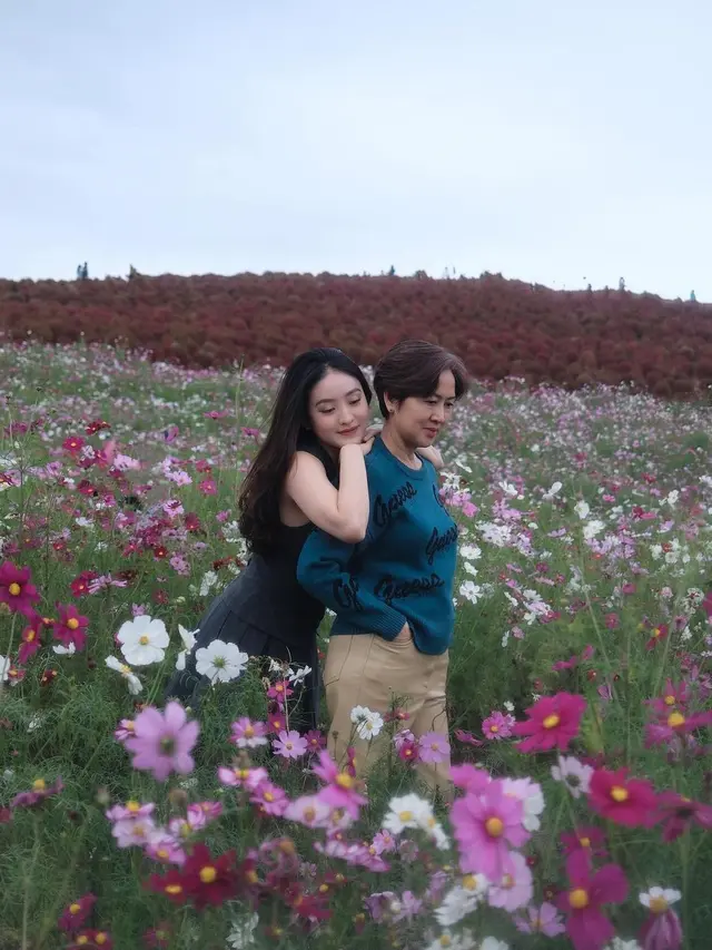 Momen Kedekatan Natasha Wilona dan Sang Mama, Theresia (Instagram/@natashawilona12)