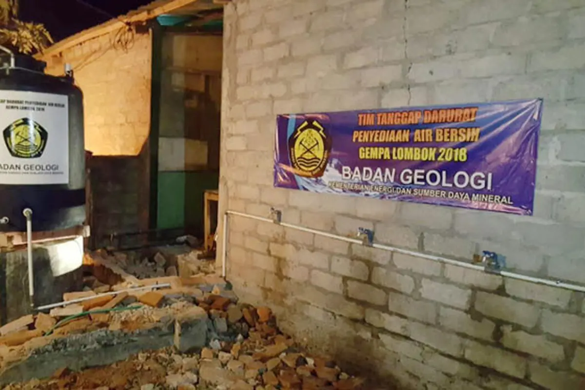 Bantu Atasi Krisis Air Bersih Korban Gempa Lombok Kementerian ESDM Bantu Suplai Sumur Bor di Dekat Lokasi Pengungsian