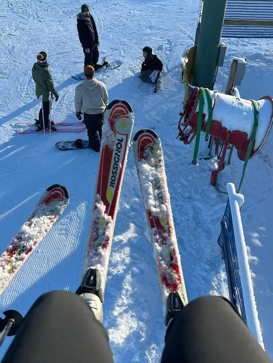 Ia bersemangat menekuni hobi baru untuk menjaga mood, apalagi ia tinggal jauh dari rumah. [Instagram @bebytsabina]
