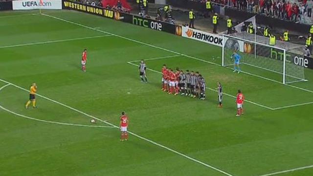 Highlight pertandingan Liga Europa antara Benfica melawan PAOK di Estadio do Sport Lisboa e Benfica, Jumat (28/02/14).