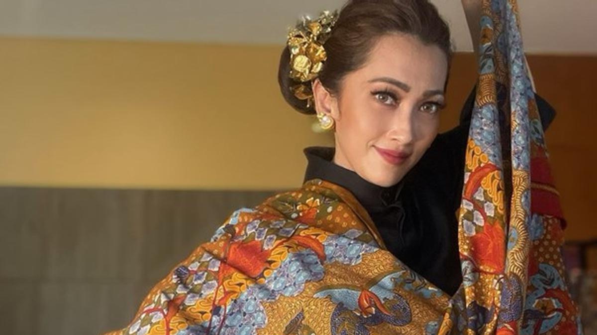 Inspirasi 7 Baju Batik Kombinasi Kain Polos Terbaru untuk Tampil Cantik, Jadi Inspirasi dalam Berpakaian