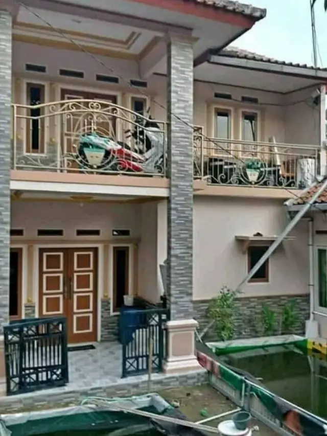 6 Potret Motor Parkir di Tempat Tak Biasa Ini Bikin Mikir Keras