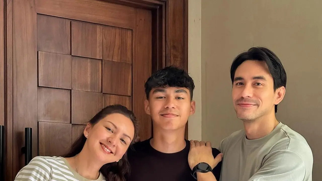 Potret Diego Andres Anak Darius Sinathrya dan Donna Agnesia yang Dipanggil Seleksi Timnas U-16, Sekolah Sepak Bola di PSG Academy Pranc