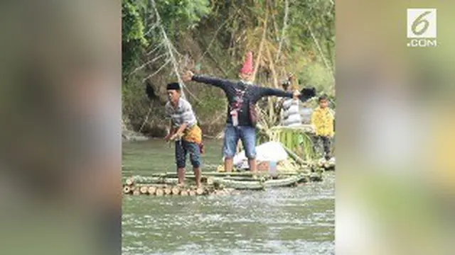 Nardi alias Dardi menjalani proses pernikahan unik bersama Hasrawati alias Ocha, di Hutan Bambu Alu dengan mengunsung konsep  kembali ke alam. Ia bersama rombongan membawa seserahan dengan menggunakan sejumlah rakit.