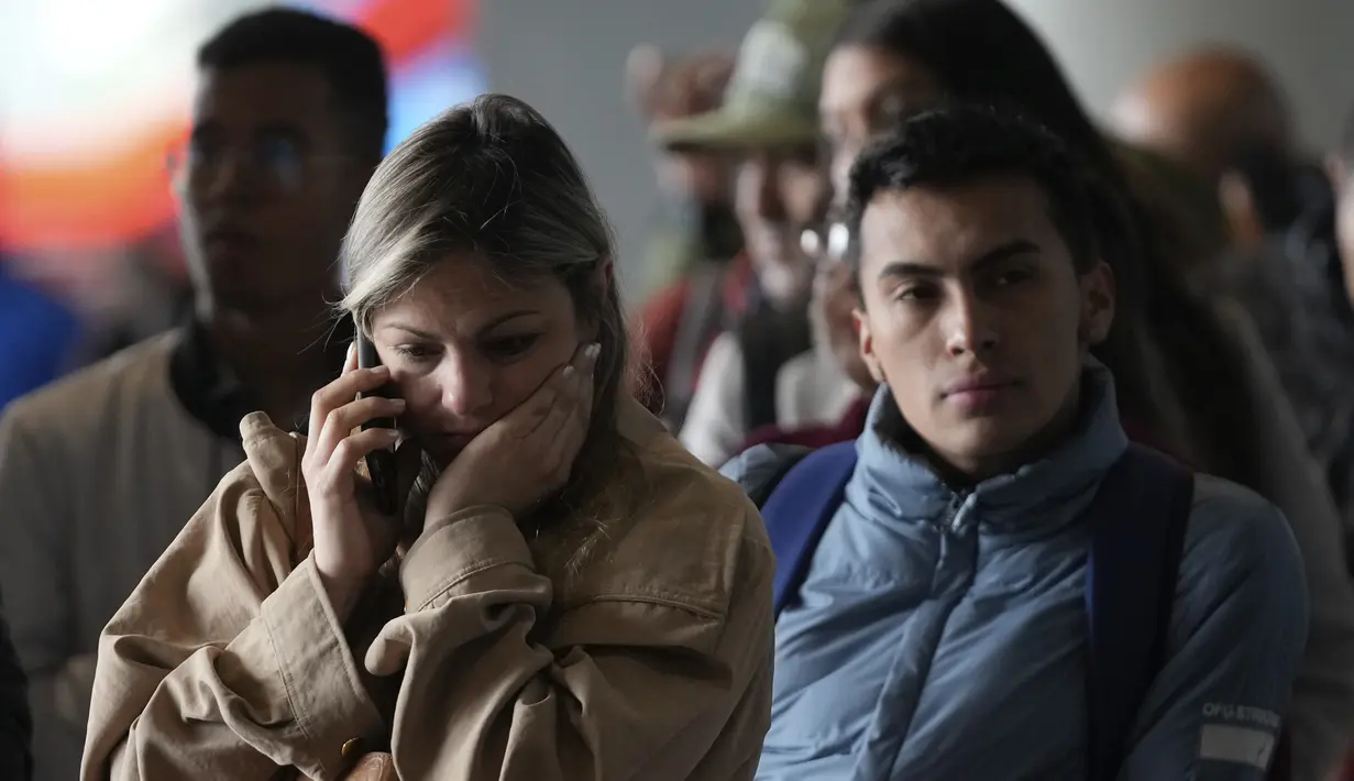 Kegagalan maskapai ini terjadi hanya beberapa minggu setelah maskapai penerbangan Kolombia lainnya, Viva Air, ditutup karena alasan yang sama. (AP Photo/Fernando Vergara)