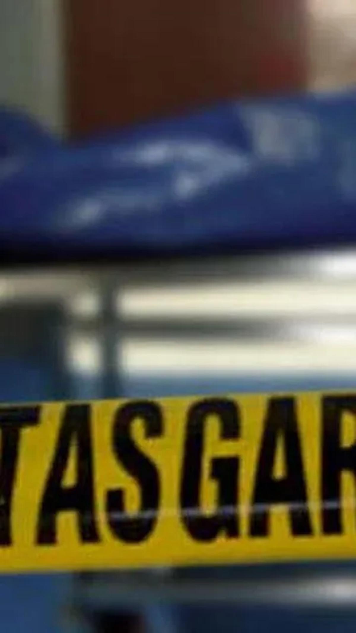"Pemilik konter dan keluarga membawa korban ke Rumah Sakit Aqidah untuk penanganan, kemudian dinyatakan meninggal dunia," tegas Bambang.
