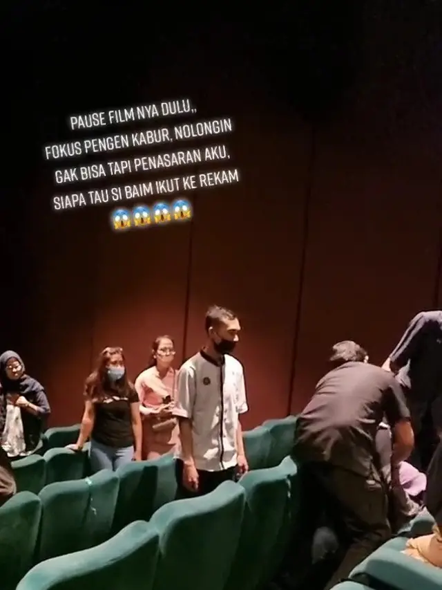 Wanita Kesurupan di Bioskop