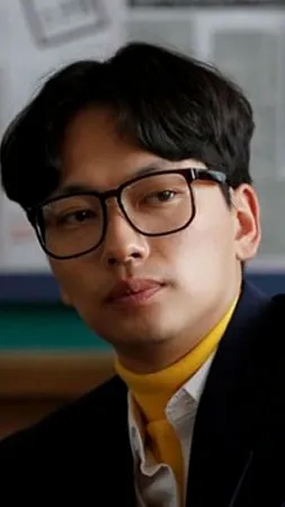 9. Lee Dong-Hwi: Persahabatan di "Reply 1988"