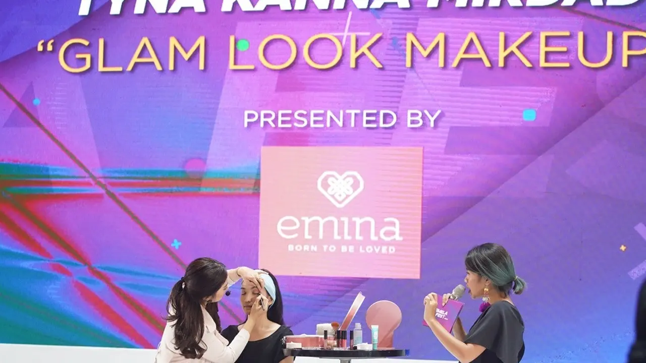 Beauty demo by Tyna Kanna Mirdad di Fimela Fest 2018