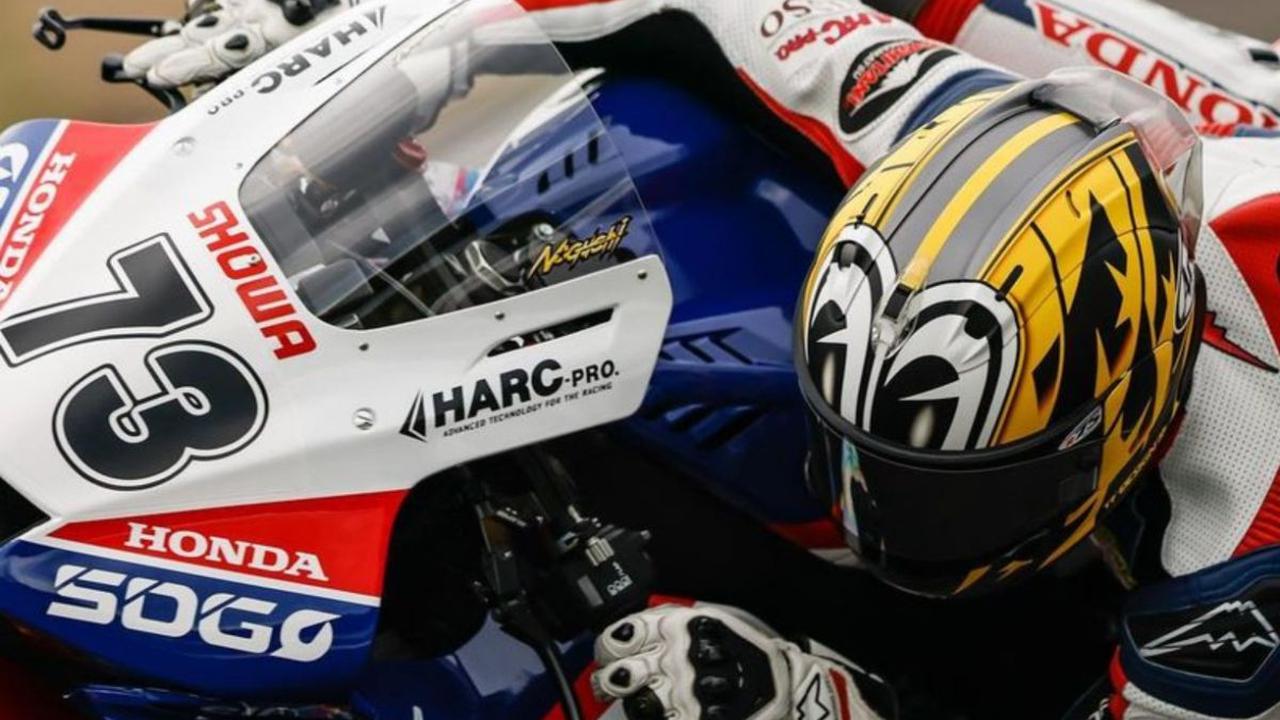 Kabar duka datang dari Sirkuit Mandalika, Lombok, Nusa Tenggara Barat. Pembalap muda asal Jepang, Haruki Noguchi meninggal dunia setelah mengalami kecelakaan tragis ketika berpartisipasi dalam Asia Road Racing Championship (ARRC) Indonesia 2023.