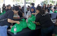 Perkuat Toleransi dan Persatuan, Kolaborasi Sosial Surabaya Salurkan 4.000 Paket Sembako