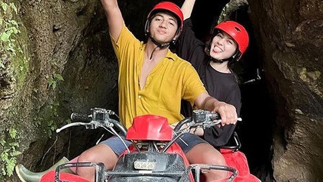 Haviza dan Harris memiliki hobi yang sama, yaitu berpetualang. Keduanya kerap berlibur bersama di sela libur syuting yang cukup panjang.