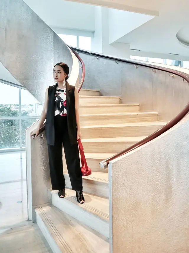 6 Potret Gaya Kasual PJ 7icons, Tampil Menawan dan Stylish. (Sumber: instagram/pj7icons.official)