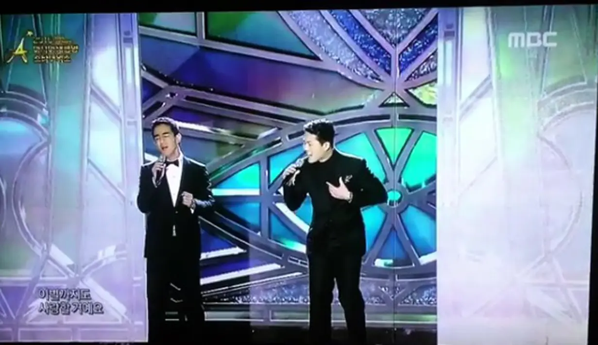 Joe Taslim sedang menjadi pembicaraan di Tanah Air. Aktor Indonesia ini menjadi pembicaraan terkait kemenangannya dalam Asia Pacific Actors Network (APAN) 2016, yang berlangsung di Korea Selatan. (Instagram/joe_taslim)