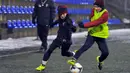 Rencananya bulan Mei mendatang, Jacek Czaplinski, akan memulai latihan bersama Real Madrid. Dirinya memiliki kesempatan mencoba rumput di Stadion Santiago Bernabeu. (EPA/Marcin Bielecki)