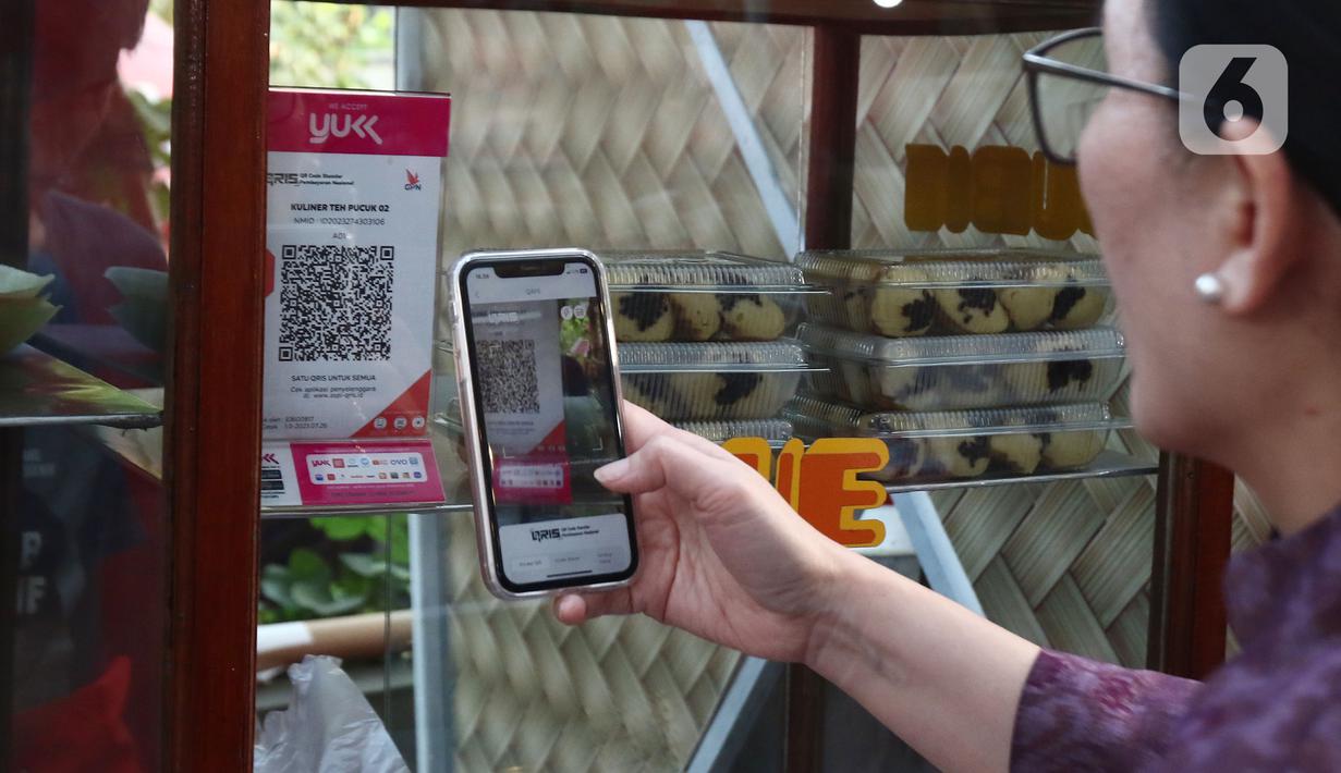 "Jadi QRIS tetap tumbuh tapi pro-rakyat, jadi kami lihat volume transaksi di bawah Rp 100.000, 70% dari usaha mikro (Umi) dan Umi sendiri 30% dari total merchant, totalnya kan sekarang 27 juta," ujar Doni.   (Liputan6.com/Angga Yuniar)