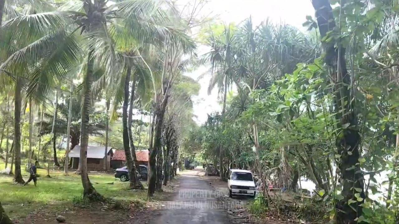 Warga Mengira Kapal Merupakan Armada Perang Malaysia