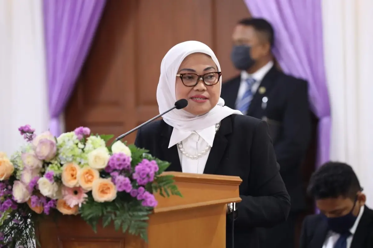 Menaker Ida Raih Gelar Doktor Ilmu Pemerintahan