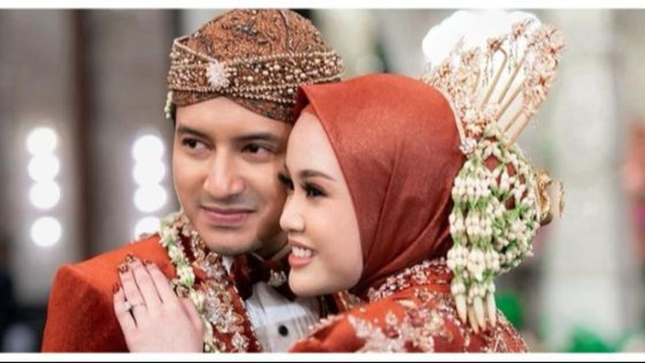 Resmi Menikah, Begini Perjalanan Cinta Chand Kelvin dan Dea Sahirah