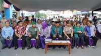 Palaksa Lanal Kotabaru Hadiri Pembukaan  Pasar Wadai Ramadhan   1436 Hijriah Di Pasar Limbur Raya Kotabaru