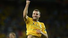 Ukraina sebagai negara Eropa yag pernah mencicipi ajang Piala Dunia maupun Piala Eropa dihuni para pemain yang tidak asing dengan atmosfer kompetisi top liga Eropa. Seperti deretan 5 top skor Timnas Ukraina berikut yang pernah dan masih berlaga di liga top Eropa. (AFP/Jeff Pachoud)