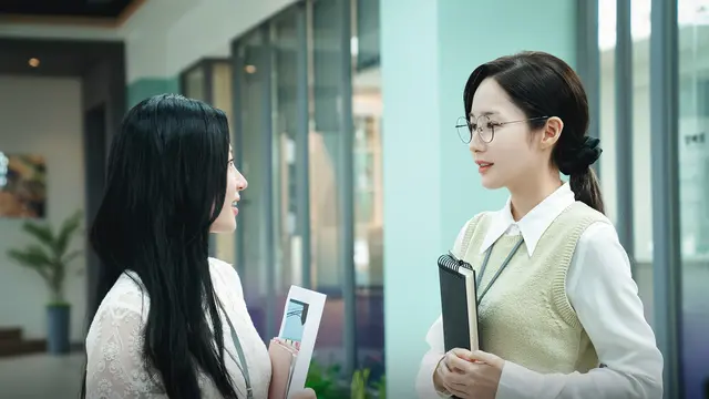 Song Ha Yoon dan Park Min Young dalam Drakor Marry My Husband. (tvN via Soompi)