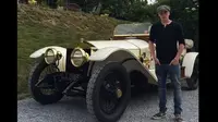 Anak Beckham Belajar Nyetir Mobil Pakai Rolls Royce Tua