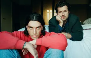 10 Ide Outfit ke Konser LANY yang Stylish, Effortless, dan Nyaman Dipakai