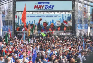 Presiden Prabowo Subianto hadir langsung dalam peringatan Hari Buruh Internasional atau May Day 2026 yang dipusatkan di kawasan Monumen Nasional (Monas), Jakarta, Jumat (1/5/2026). Tampak dalam foto, suasana peringatan Hari Buruh Internasional atau May Day 2026 di kawasan Monumen Nasional (Monas), Jakarta, Jumat (1/5/2026). (merdeka.com/Arie Basuki)
