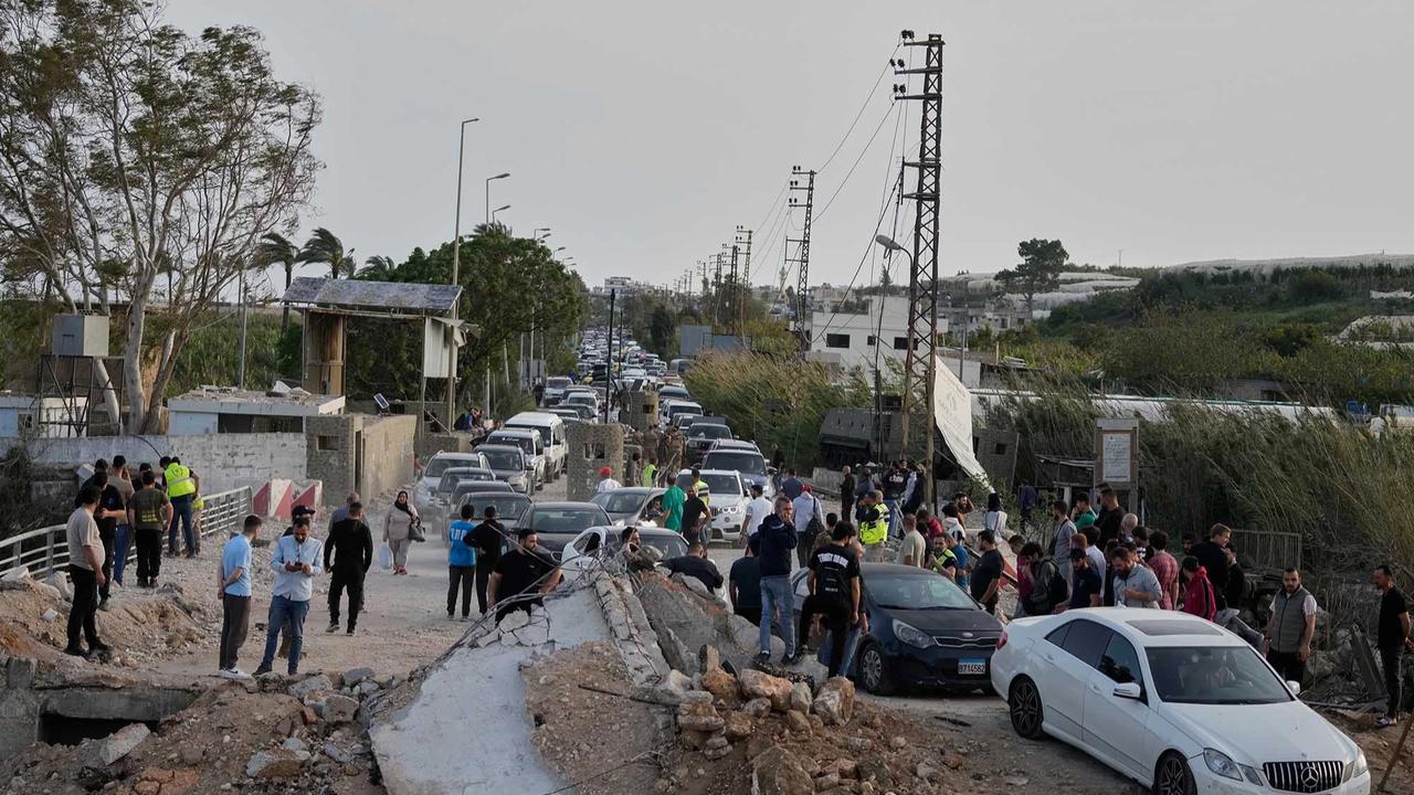 FOTO Warga Lebanon Kembali dari Pengungsian Setelah Gencatan Senjata