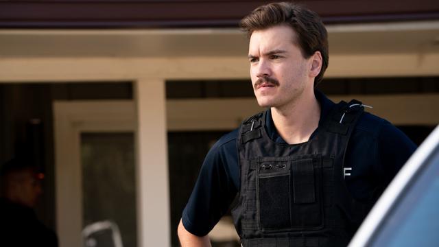 Emile Hirsch sebagai Bryon Crawford dalam Midnight in the Switchgrass. (Foto: Dok. Emmett Furla Oasis Films/ Lionsgate)