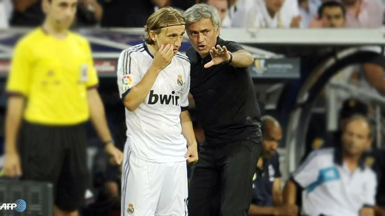 modric-mourinho-130525c.jpg
