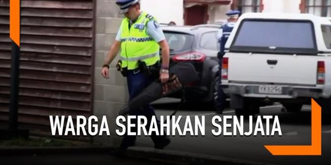 VIDEO: Warga Selandia Baru Serahkan Senjata ke Polisi