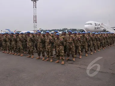 Gelombang pertama pasukan perdamaian yang tergabung dalam kontingen Garuda Konga 35A/UNAMID, hari ini Jumat (20/2/2015) sore  diberangkatkan dari Lanud Halim Perdanakusumah, Jakarta dengan menggunakan pesawat PBB. (Liputan6.com/Johan Tallo)