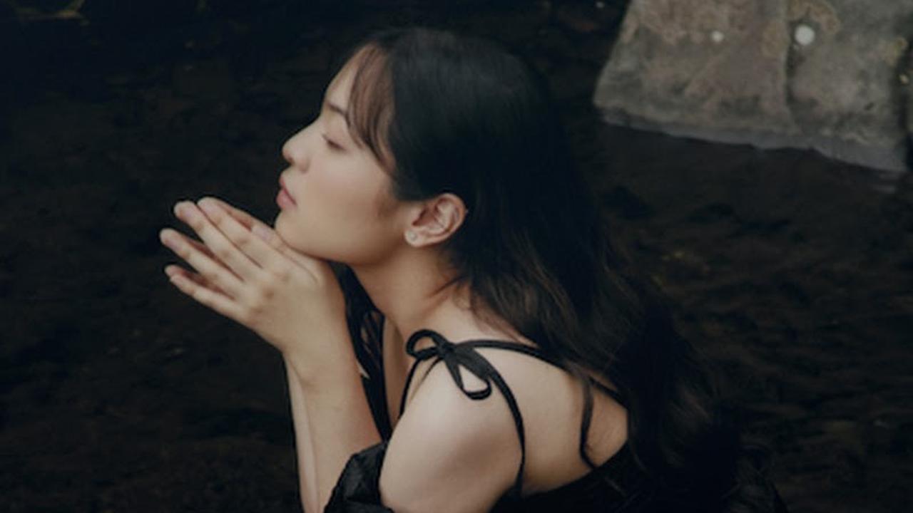 Makin Move On atau Makin Gamon? Efek Mendengarkan Lagu Galau Saat Patah Hati