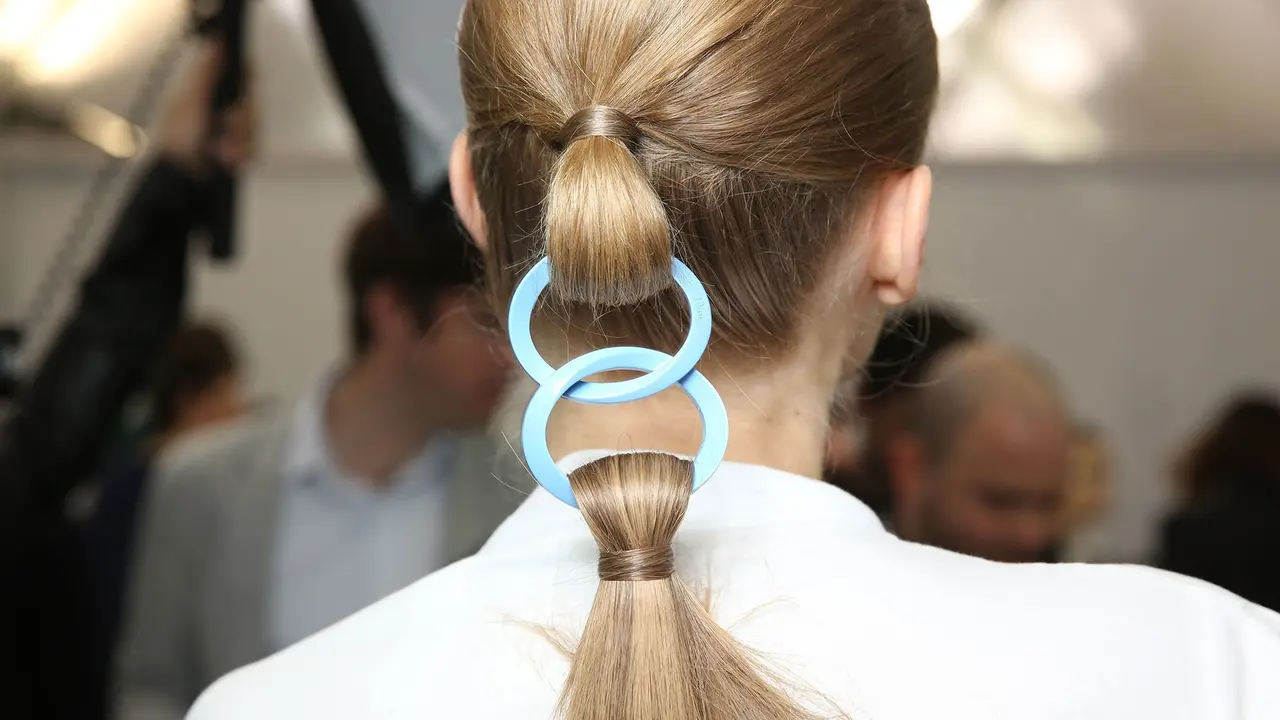 [Bintang] Pencinta Model Rambut Ponytail, Wajib Miliki 3 Aksesoris Stylish Ini